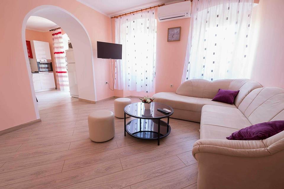 סנג' Apartmani Pod Nehajem מראה חיצוני תמונה