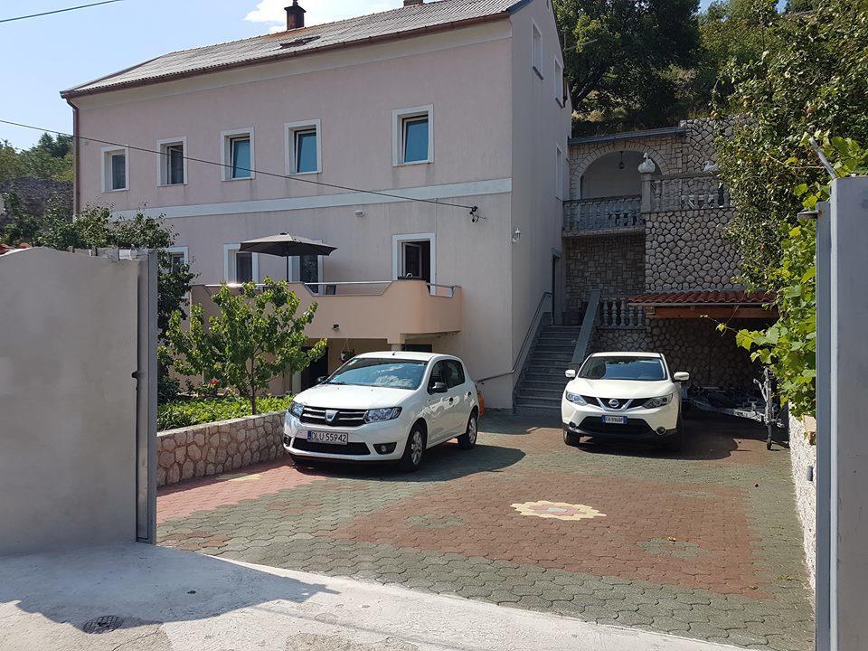 סנג' Apartmani Pod Nehajem מראה חיצוני תמונה